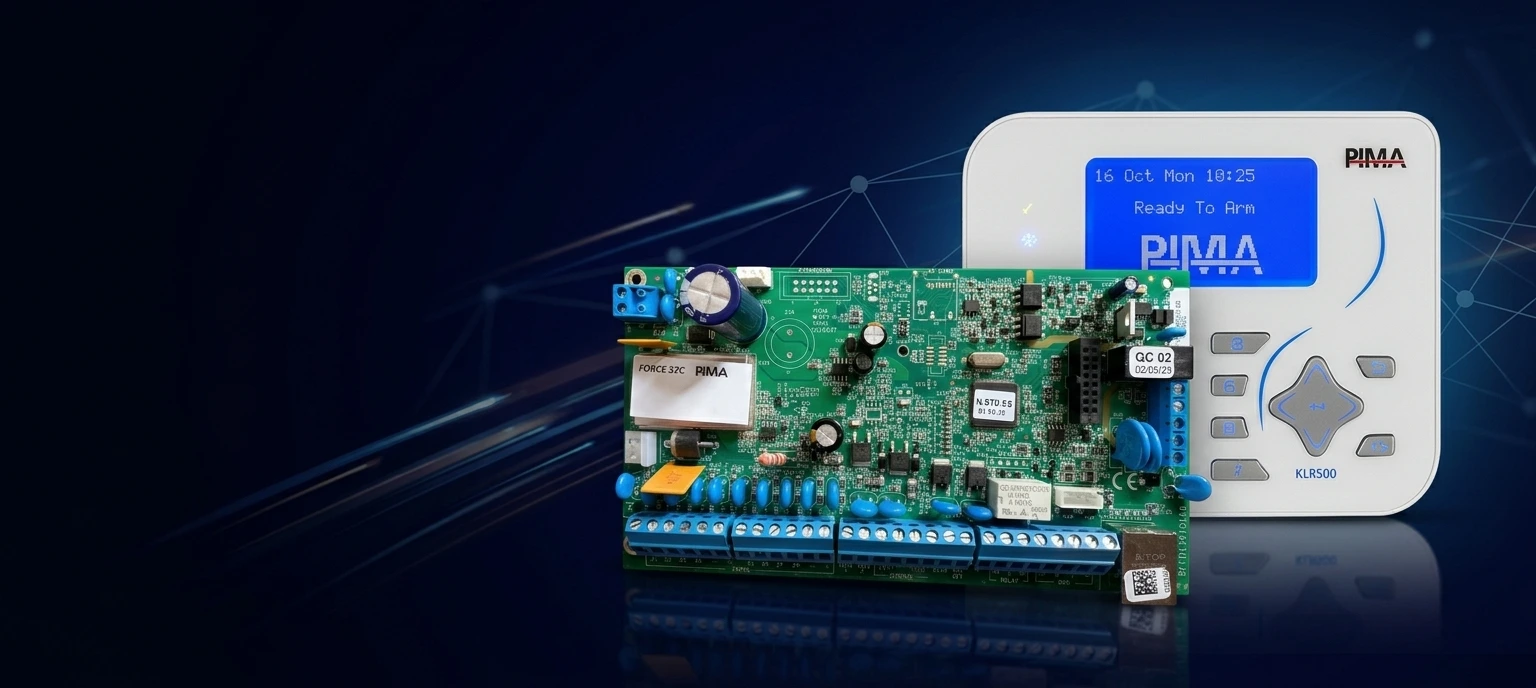 Tarjeta de panel de alarma PIMA Force 32C con teclado KLR500